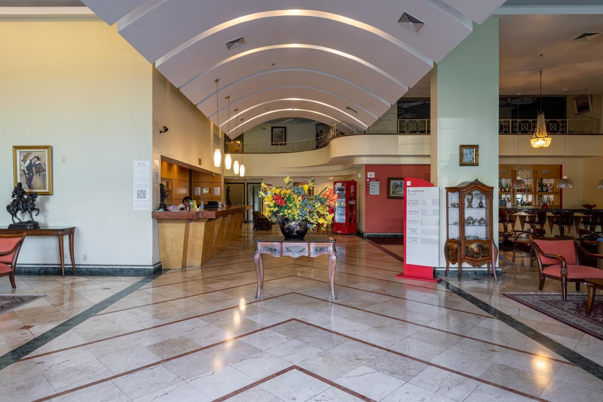 Carlton Plaza Sao Jose Dos Campos Hotel Bagian luar foto
