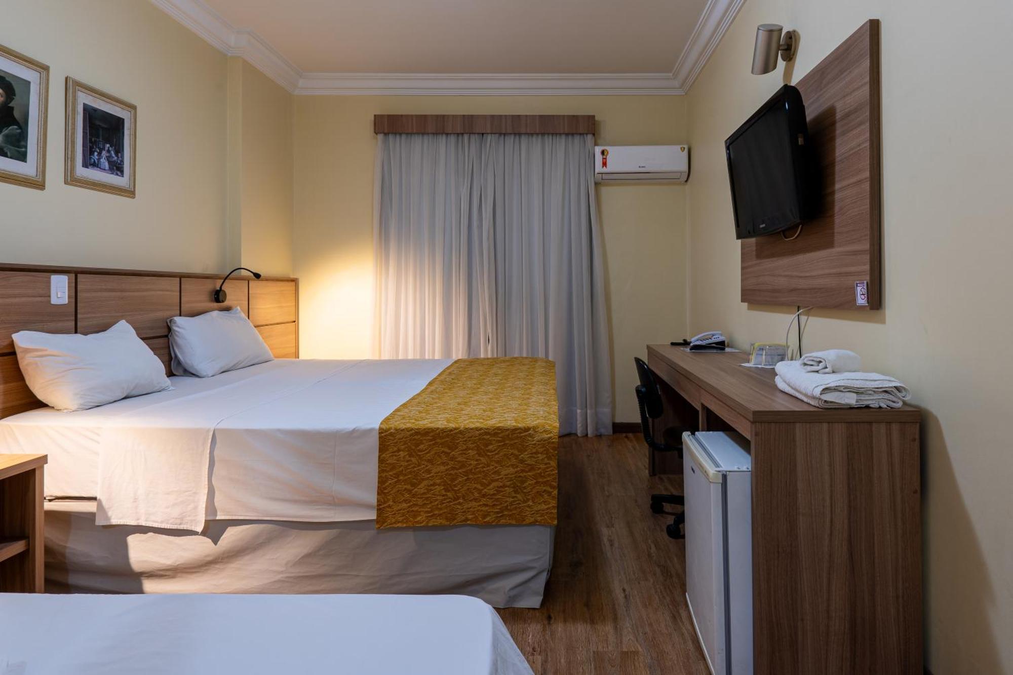 Carlton Plaza Sao Jose Dos Campos Hotel Bagian luar foto